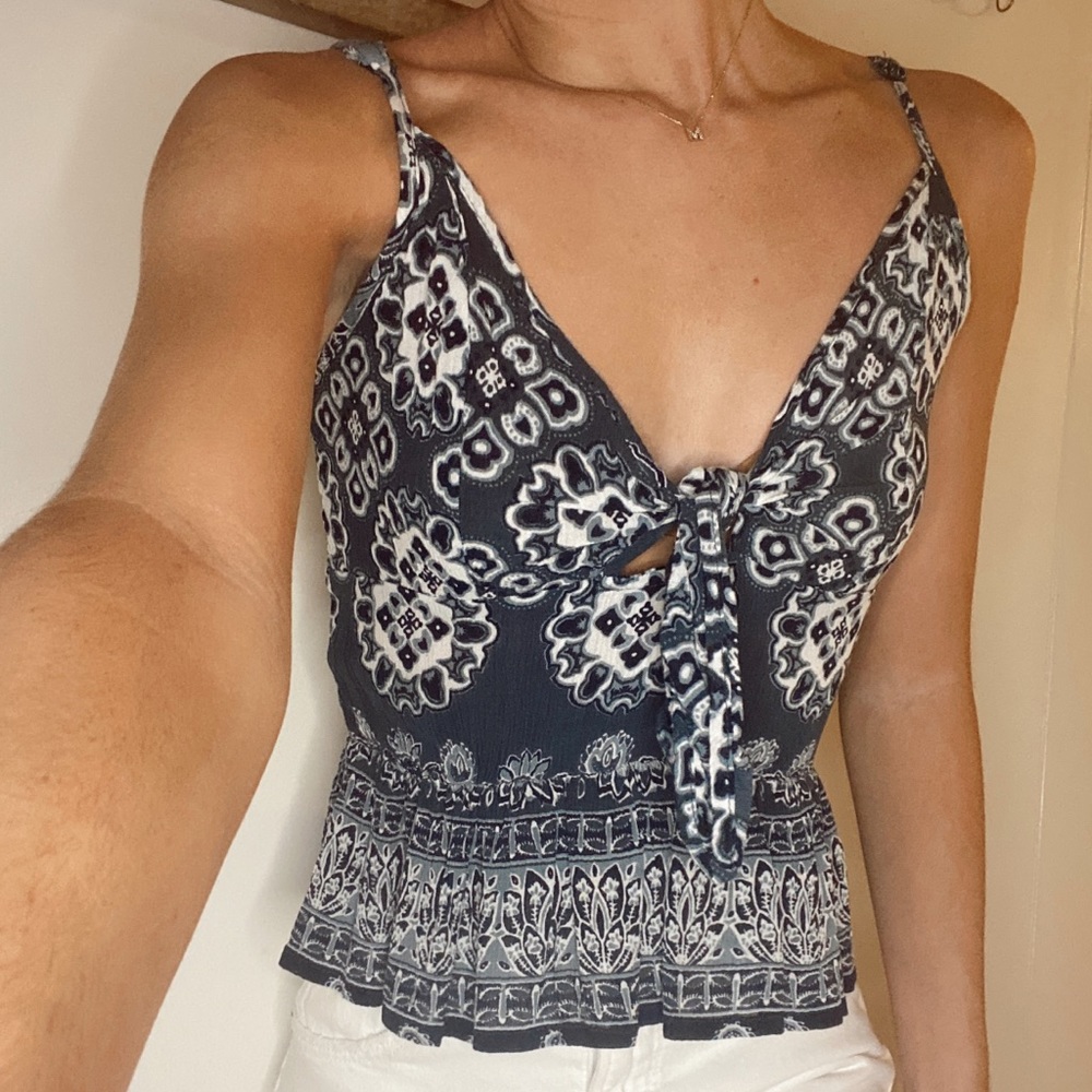 Tillys top size XS